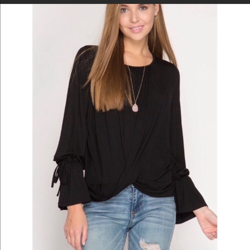 Black Twist Front Top